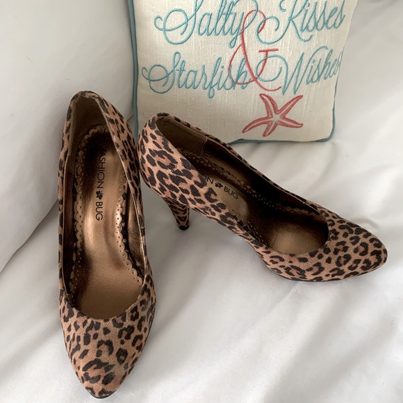 Gorgeous Fashion Bug leopard heels - Picture 2 of 4